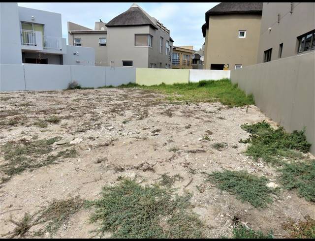 LAND FOR SALE IN WATERFRONT